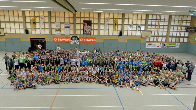 Alle BTB-Handballer:innen in der Sporthalle Aachen-Gillesbachtal; Aachen, 11.01.2020; Foto: Gert Pinkall
