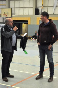 Übergabe der von der Firma Gewipo gesponsorten neuen Trainingsjacken an die BTB-Jugendtrainer:innen und -betreuer:innen in der Sporthalle Aachen-Gillesbachtal; BTB-Vorsitzender Ralf Klinkenberg (links) und Sponsor Christian Willers; Aachen, 01.02.2020; Foto: Tina Herzog Übergabe der von der Firma Gewipo gesponsorten neuen Trainingsjacken an die BTB-Jugendtrainer:innen und -betreuer:innen in der Sporthalle Aachen-Gillesbachtal; Aachen, 01.02.2020; Foto: Tina Herzog